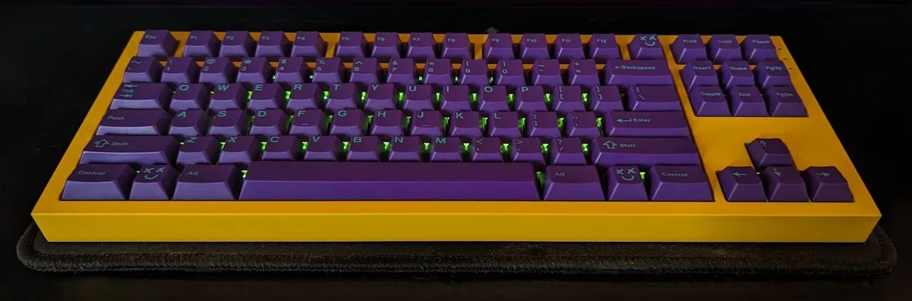 NovelKeys NK87 with GMK Pulse Mitolet and green RGB lights